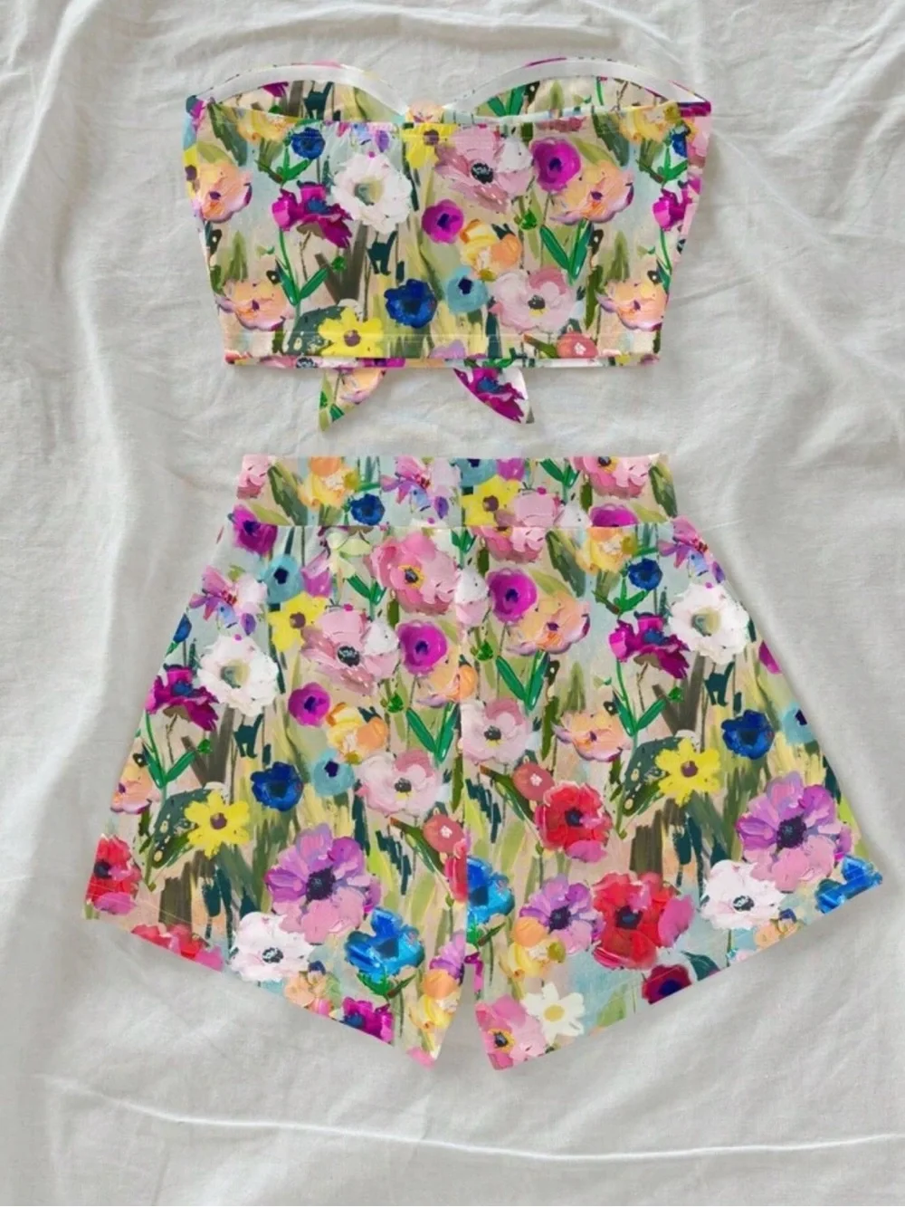 Floral Two-Piece Strapless Crop Top & High-Waist Shorts Set - Multicolor - Picture 2 of 2